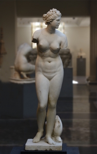 Mermerna statua Afrodite